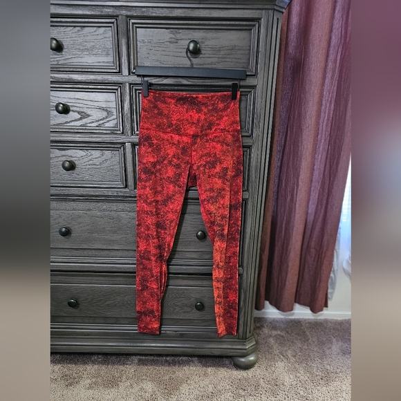 Lululemon Lunar New Year legging - Picture 11 of 11